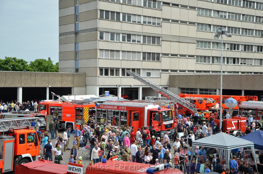 Tag der Offenen Tuer BF Koeln Weidenpesch Scheibenstr P714.JPG